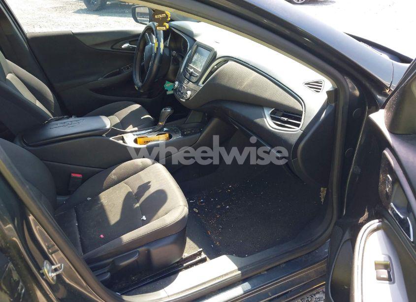 Photo 5 of 2017 Chevrolet Malibu LS (VIN 1G1ZB5ST1HF284889)