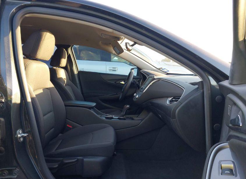 Photo 5 of 2017 Chevrolet Malibu LS (VIN 1G1ZB5ST1HF290398)