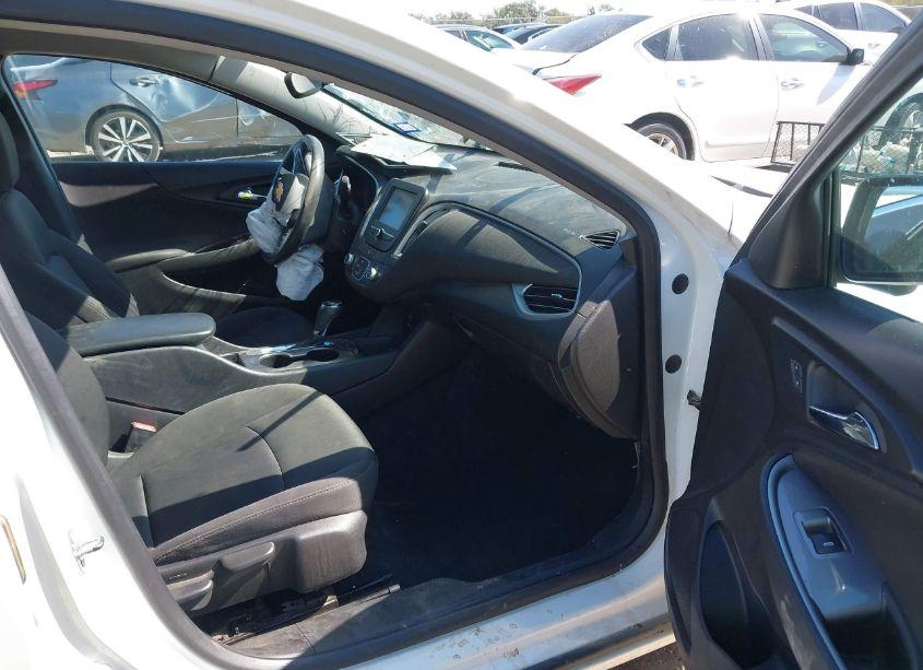 Photo 5 of 2018 Chevrolet Malibu 1LS (VIN 1G1ZB5ST1JF180909)