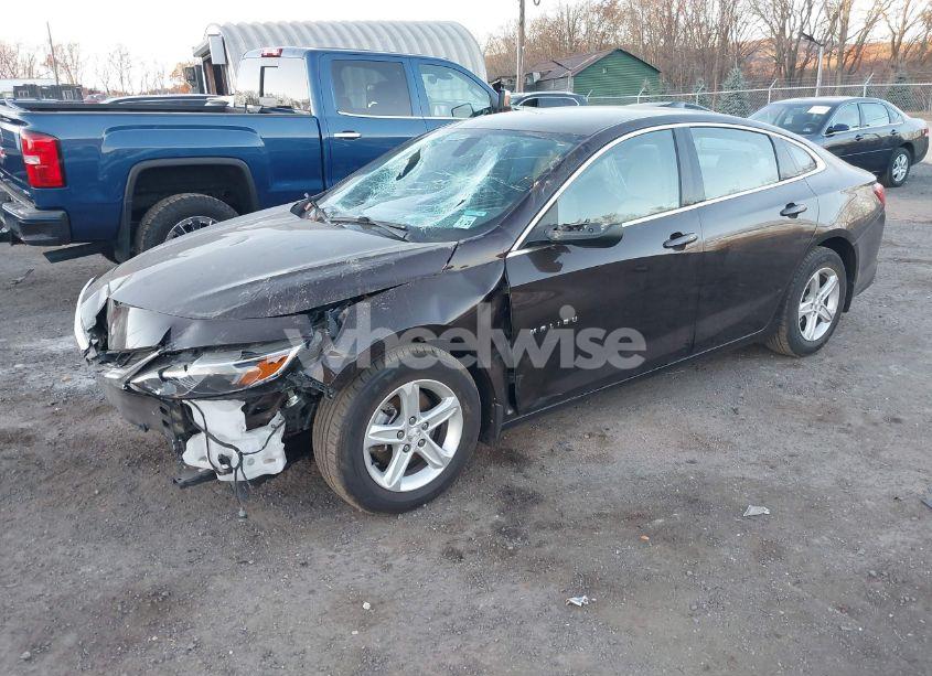 Photo 2 of 2020 Chevrolet Malibu FWD LS (VIN 1G1ZB5ST1LF086015)