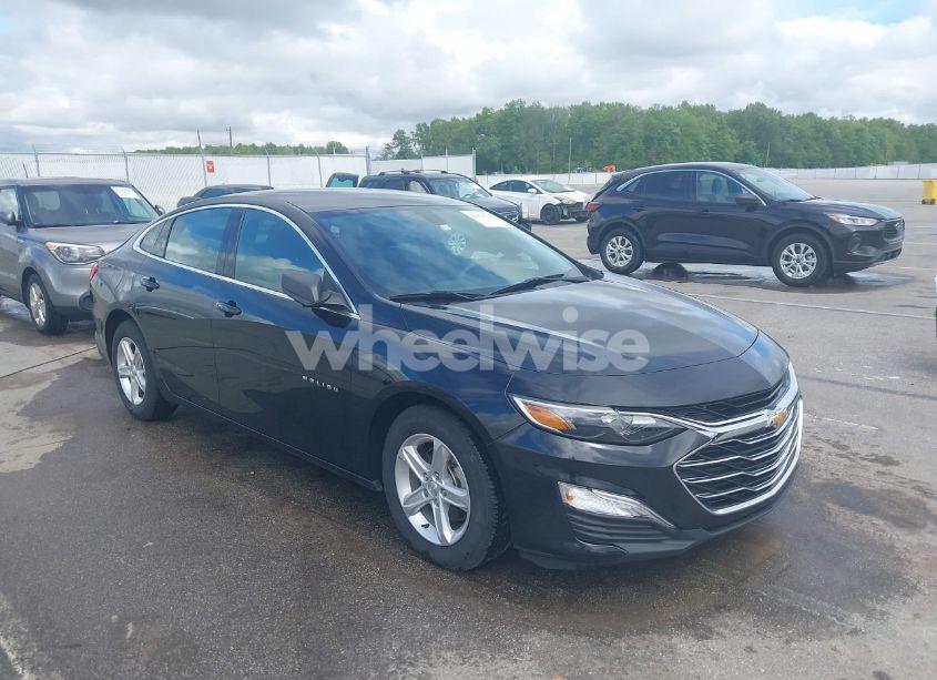 2020 Chevrolet Malibu FWD LS (VIN 1G1ZB5ST1LF097550) main photo