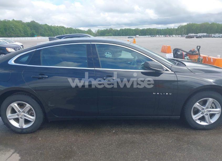 Photo 13 of 2020 Chevrolet Malibu FWD LS (VIN 1G1ZB5ST1LF097550)