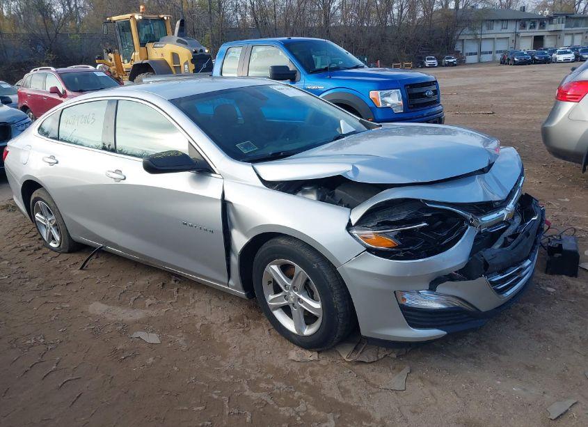 2020 Chevrolet Malibu FWD LS (VIN 1G1ZB5ST1LF126206) main photo