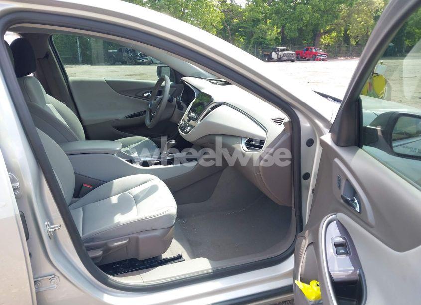 Photo 5 of 2020 Chevrolet Malibu FWD LS (VIN 1G1ZB5ST1LF138811)