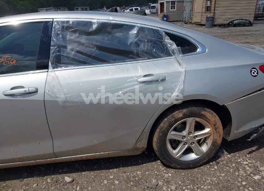 Photo 6 of 2020 Chevrolet Malibu FWD LS (VIN 1G1ZB5ST1LF138811)