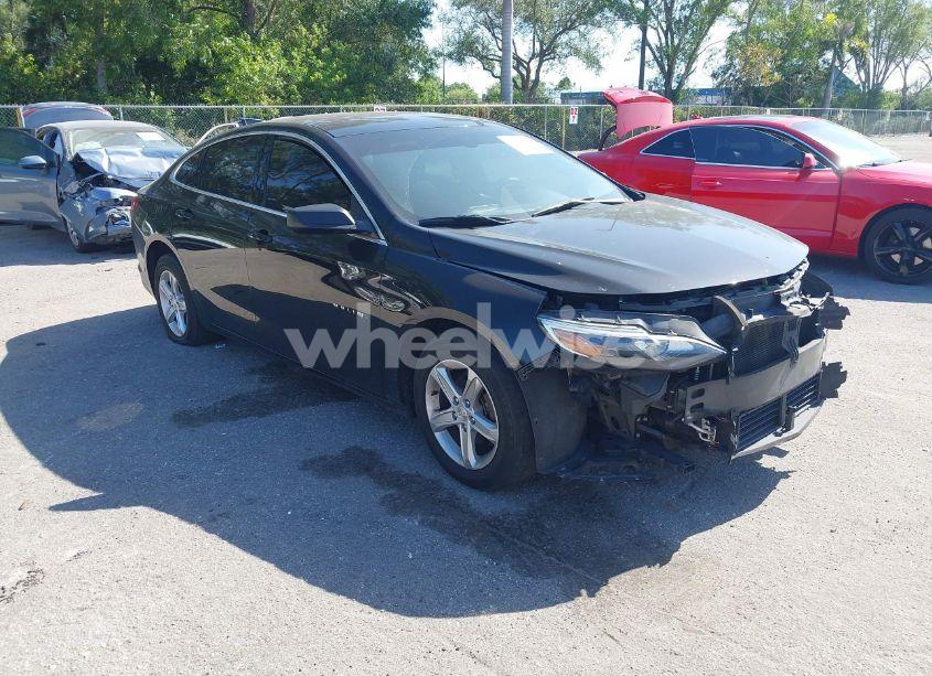 2020 Chevrolet Malibu FWD LS (VIN 1G1ZB5ST1LF149727) main photo