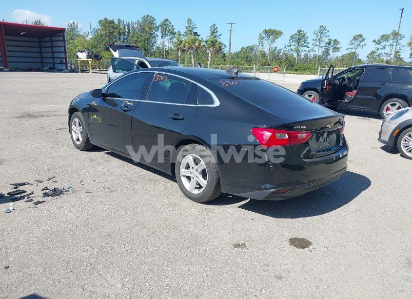 Photo 3 of 2020 Chevrolet Malibu FWD LS (VIN 1G1ZB5ST1LF149727)