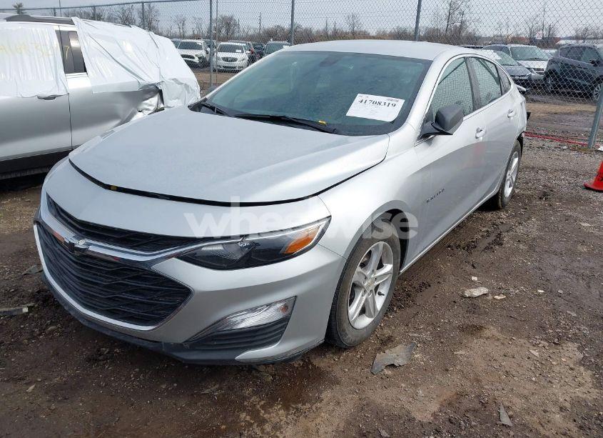 Photo 2 of 2021 Chevrolet Malibu FWD LS (VIN 1G1ZB5ST1MF089546)