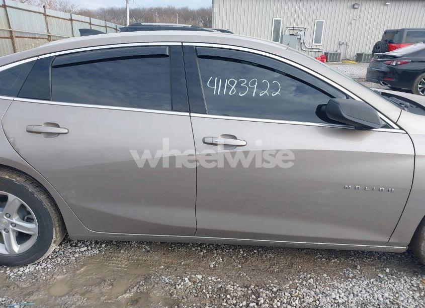 Photo 14 of 2022 Chevrolet Malibu FWD LS (VIN 1G1ZB5ST1NF189647)