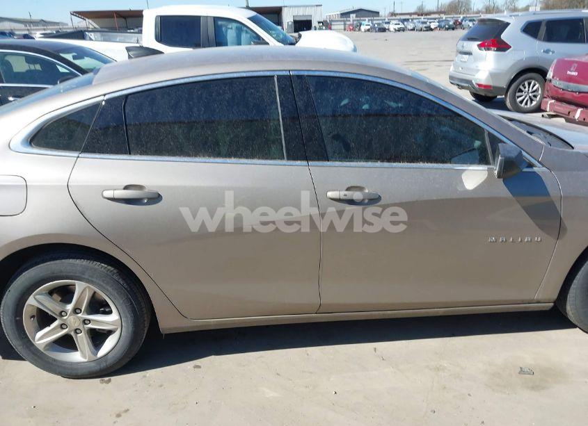 Photo 13 of 2022 Chevrolet Malibu FWD LS (VIN 1G1ZB5ST1NF190538)