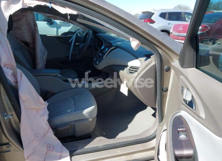 Photo 5 of 2022 Chevrolet Malibu FWD LS (VIN 1G1ZB5ST1NF190538)