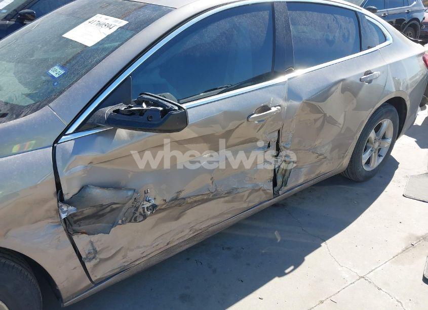 Photo 6 of 2022 Chevrolet Malibu FWD LS (VIN 1G1ZB5ST1NF190538)