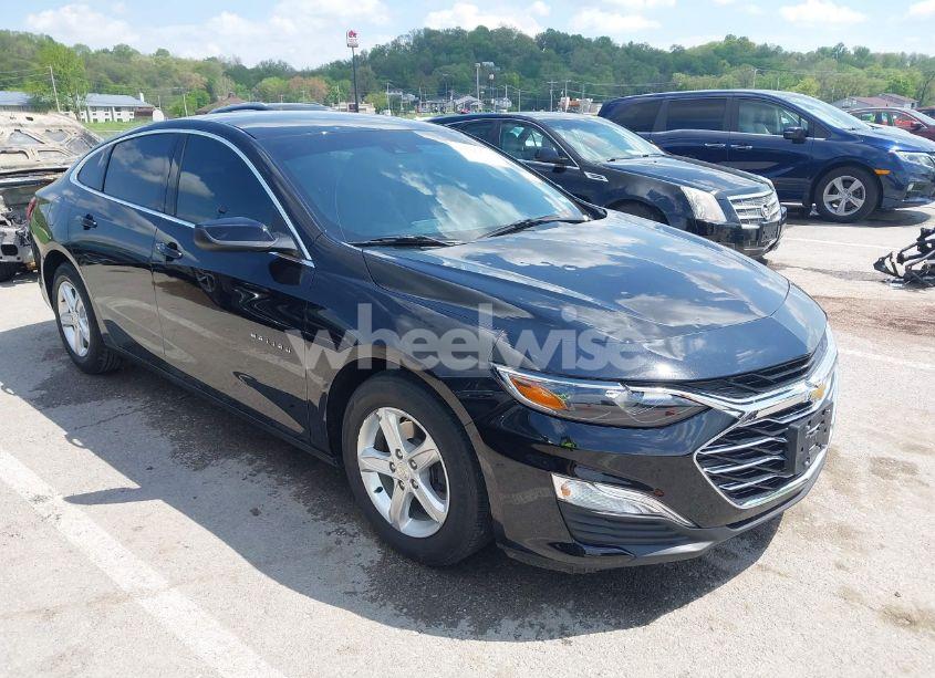 2022 Chevrolet Malibu FWD LS (VIN 1G1ZB5ST1NF207936) main photo