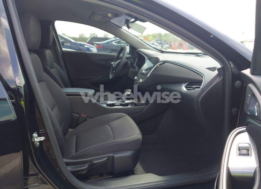 Photo 5 of 2022 Chevrolet Malibu FWD LS (VIN 1G1ZB5ST1NF207936)