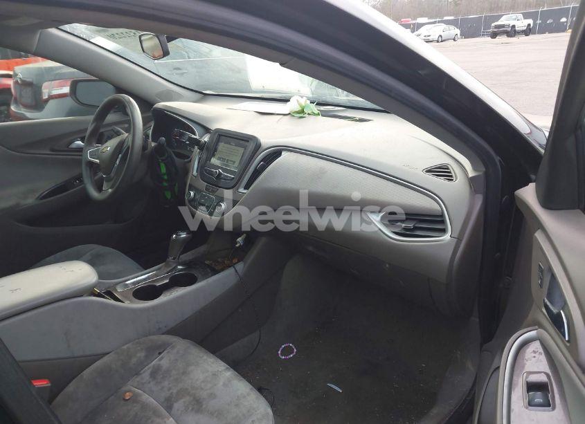 Photo 5 of 2016 Chevrolet Malibu LS (VIN 1G1ZB5ST2GF220973)