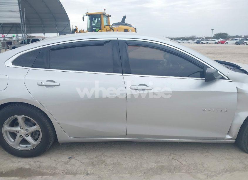 Photo 13 of 2016 Chevrolet Malibu LS (VIN 1G1ZB5ST2GF352387)