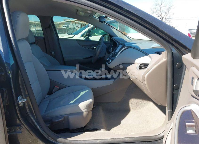 Photo 5 of 2017 Chevrolet Malibu LS (VIN 1G1ZB5ST2HF115819)