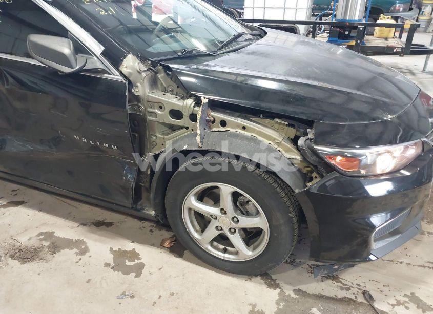 Photo 6 of 2017 Chevrolet Malibu LS (VIN 1G1ZB5ST2HF127257)