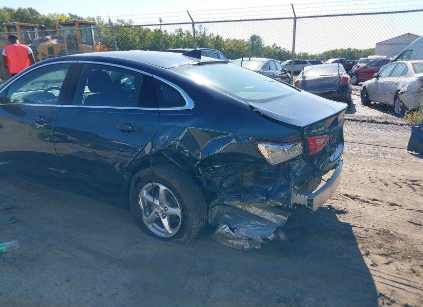 Photo 6 of 2017 Chevrolet Malibu LS (VIN 1G1ZB5ST2HF133088)