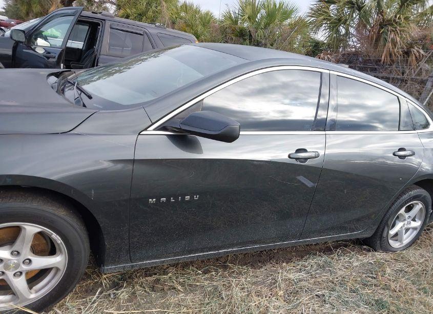 Photo 14 of 2017 Chevrolet Malibu LS (VIN 1G1ZB5ST2HF166009)