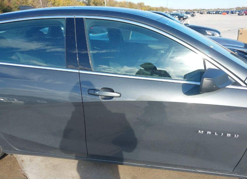 Photo 13 of 2017 Chevrolet Malibu LS (VIN 1G1ZB5ST2HF179066)