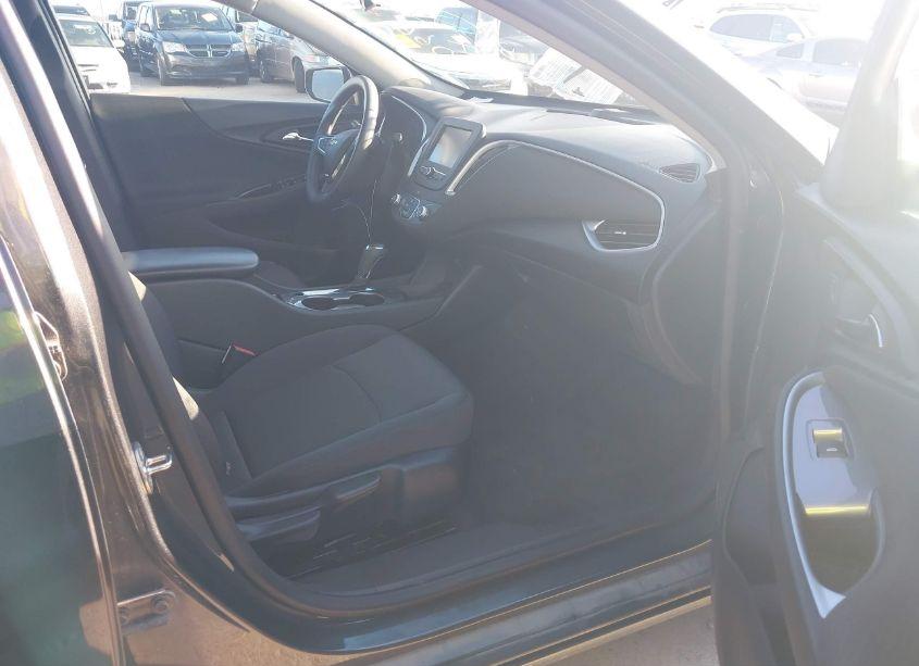 Photo 5 of 2017 Chevrolet Malibu LS (VIN 1G1ZB5ST2HF179066)