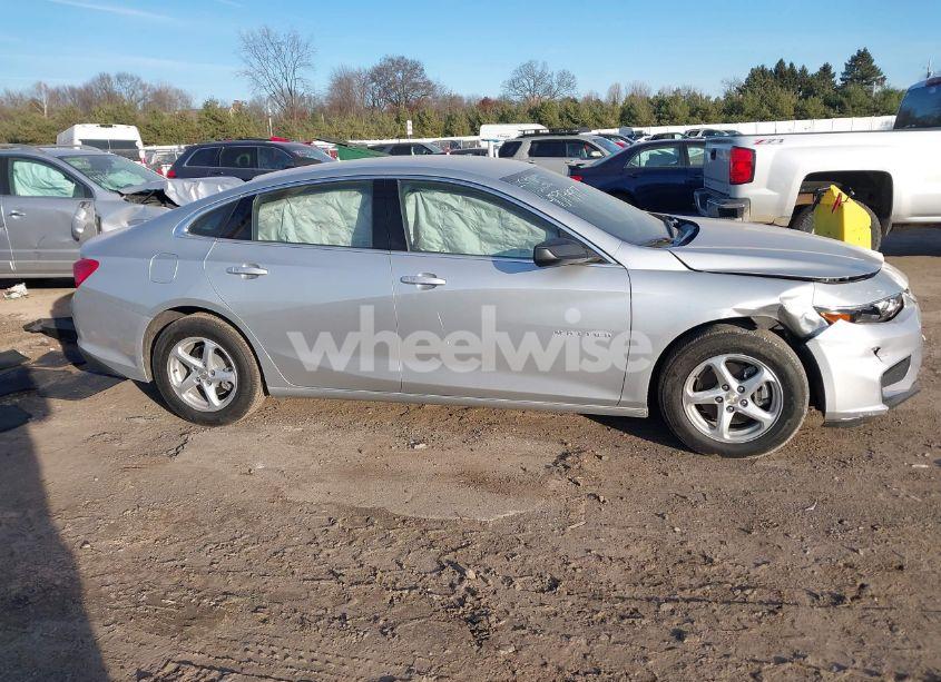 Photo 13 of 2017 Chevrolet Malibu LS (VIN 1G1ZB5ST2HF191797)