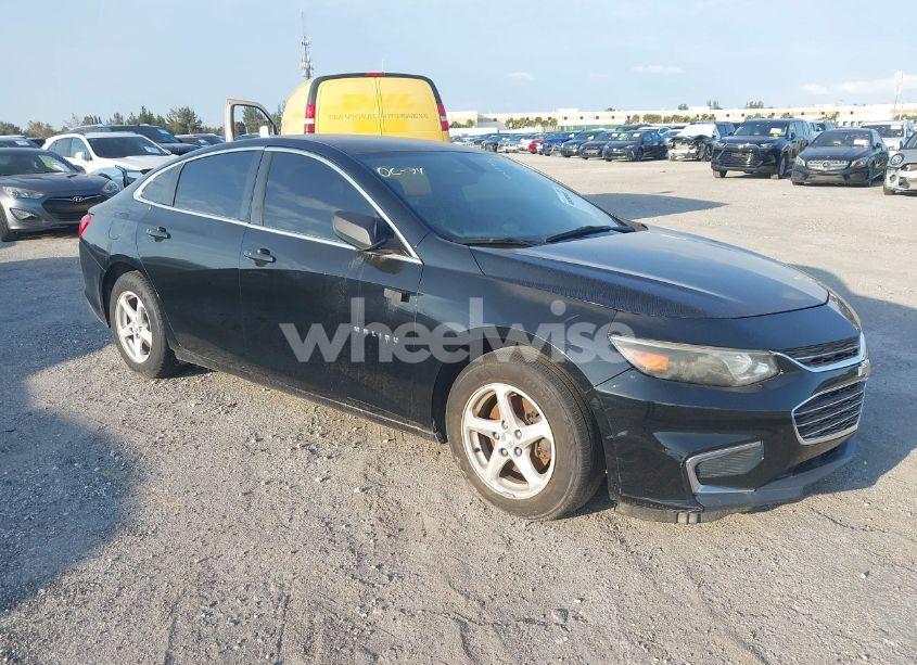 2017 Chevrolet Malibu LS (VIN 1G1ZB5ST2HF231246) main photo