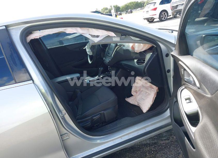 Photo 5 of 2017 Chevrolet Malibu LS (VIN 1G1ZB5ST2HF239136)