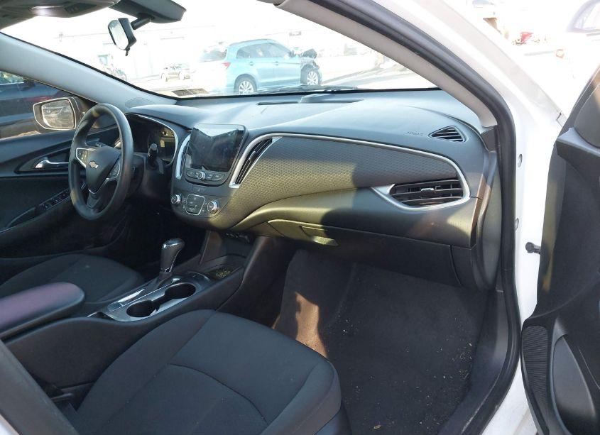 Photo 5 of 2019 Chevrolet Malibu 1LS (VIN 1G1ZB5ST2KF125452)