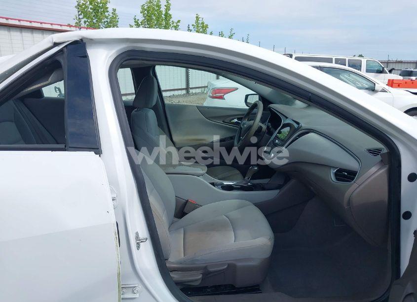 Photo 5 of 2020 Chevrolet Malibu FWD LS (VIN 1G1ZB5ST2LF039012)