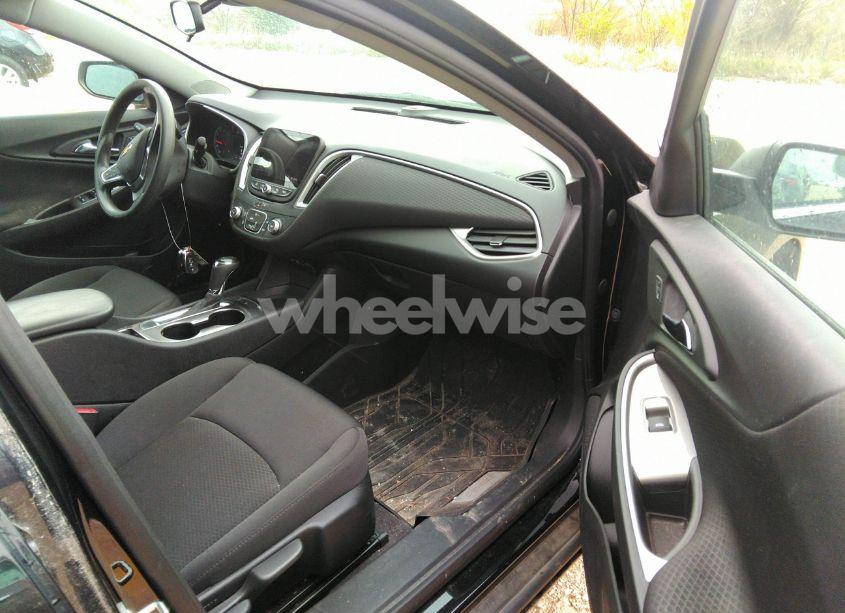 Photo 5 of 2020 Chevrolet Malibu FWD LS (VIN 1G1ZB5ST2LF041102)