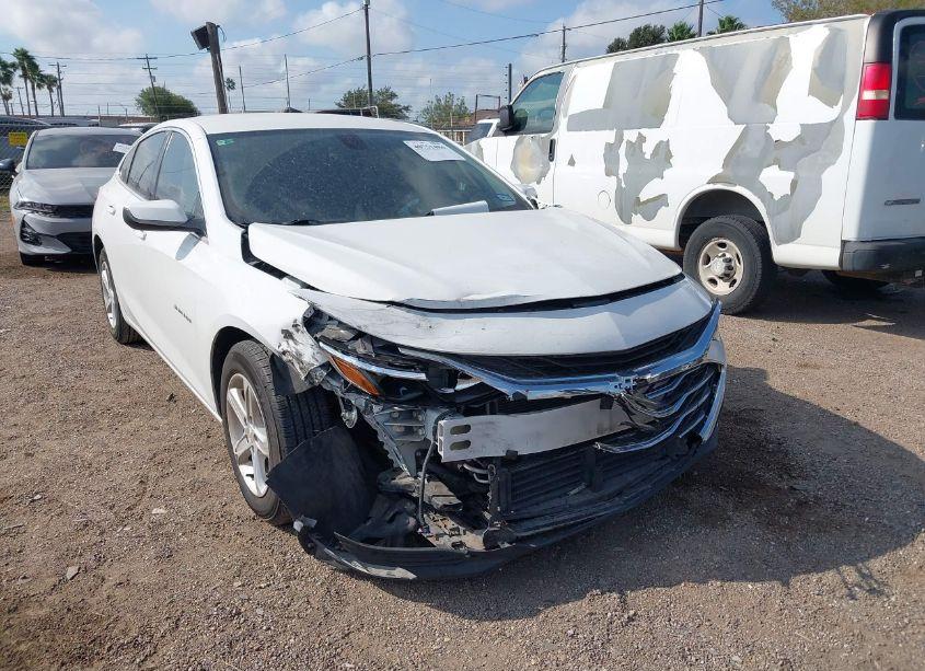 2021 Chevrolet Malibu FWD LS (VIN 1G1ZB5ST2MF043899) main photo