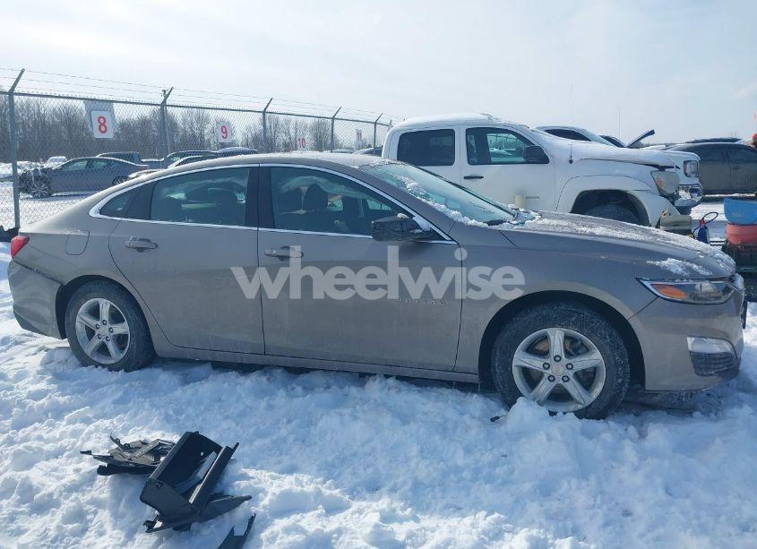 Photo 14 of 2022 Chevrolet Malibu FWD LS (VIN 1G1ZB5ST2NF198938)