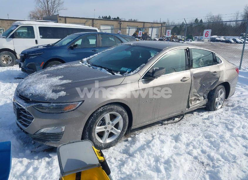 Photo 2 of 2022 Chevrolet Malibu FWD LS (VIN 1G1ZB5ST2NF198938)