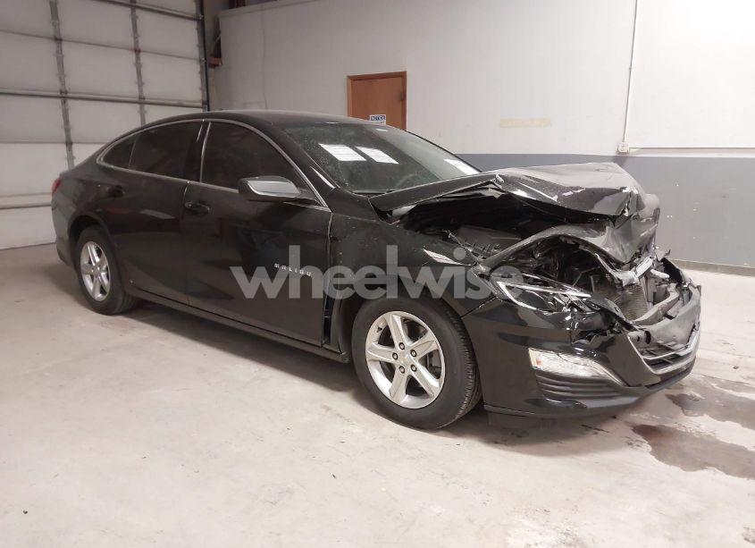 2022 Chevrolet Malibu FWD LS (VIN 1G1ZB5ST2NF208397) main photo
