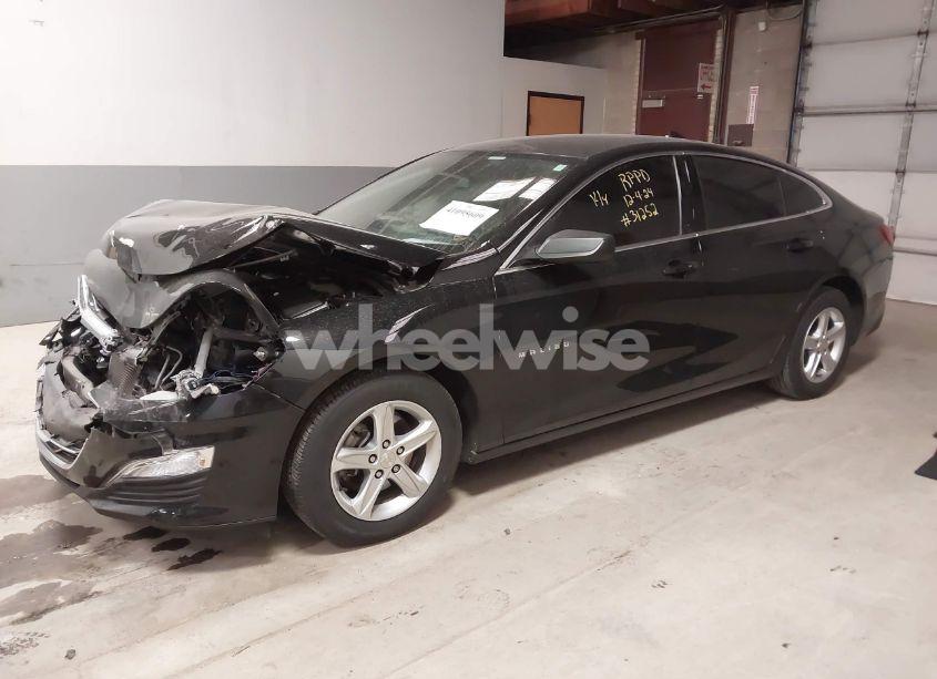 Photo 2 of 2022 Chevrolet Malibu FWD LS (VIN 1G1ZB5ST2NF208397)