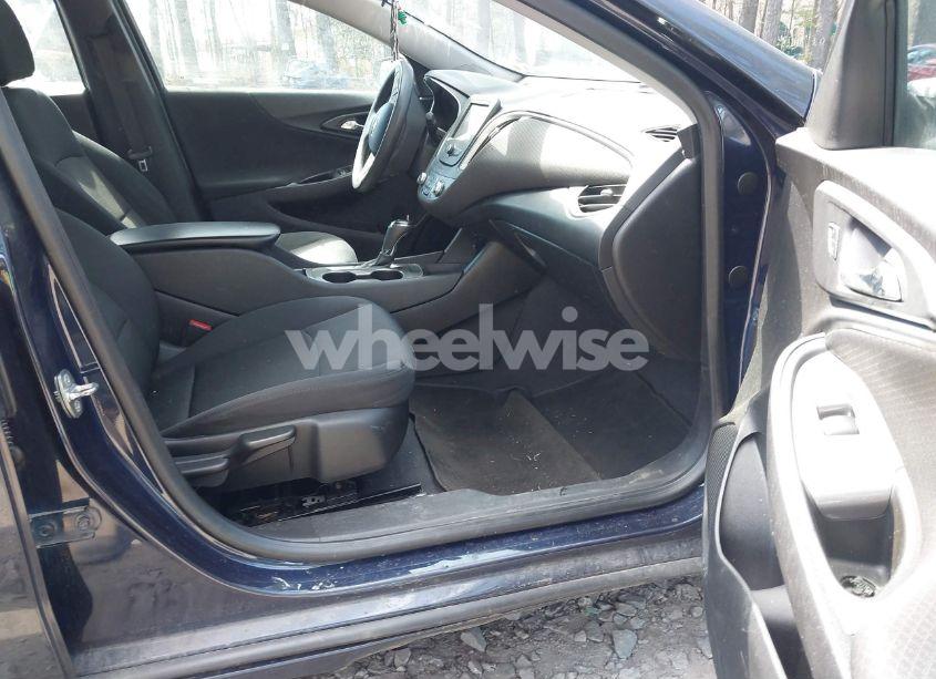 Photo 5 of 2016 Chevrolet Malibu LS (VIN 1G1ZB5ST3GF204541)