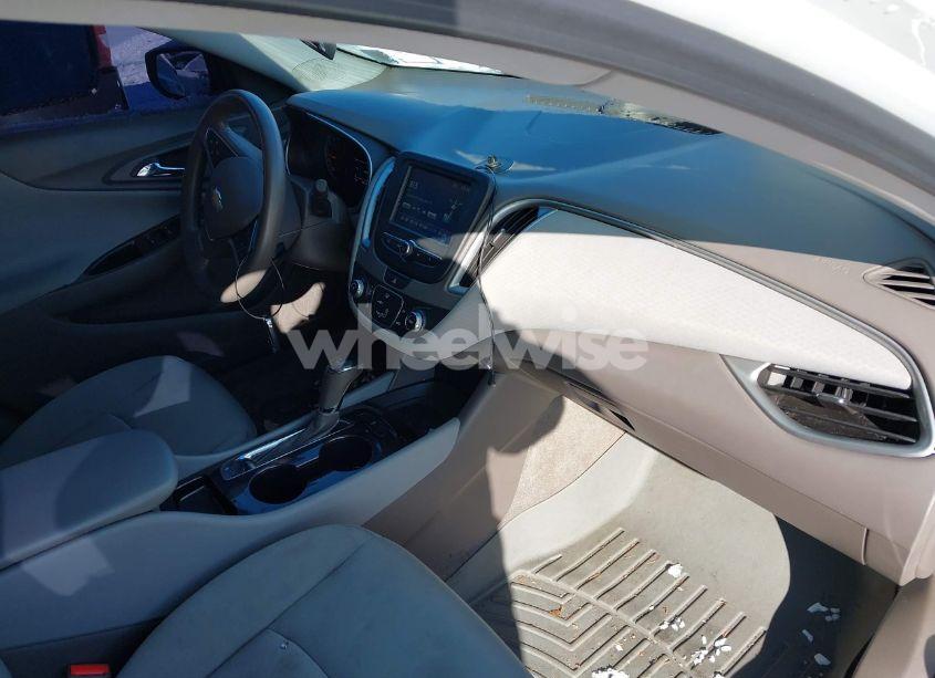 Photo 5 of 2016 Chevrolet Malibu LS (VIN 1G1ZB5ST3GF211067)