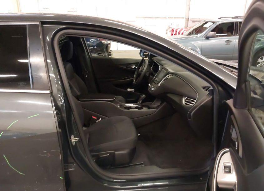 Photo 5 of 2017 Chevrolet Malibu LS (VIN 1G1ZB5ST3HF105008)