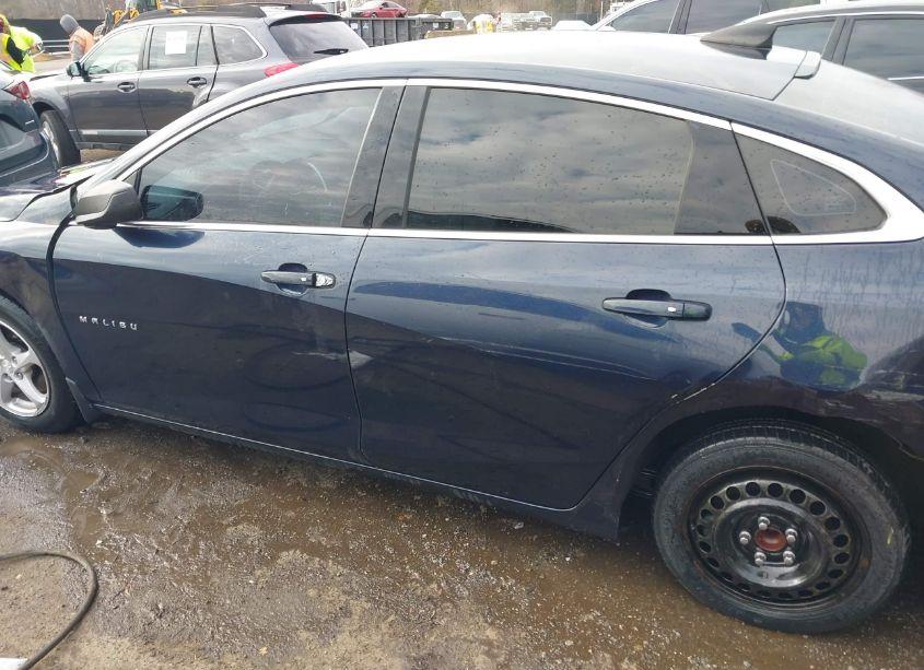 Photo 15 of 2017 Chevrolet Malibu LS (VIN 1G1ZB5ST3HF145542)