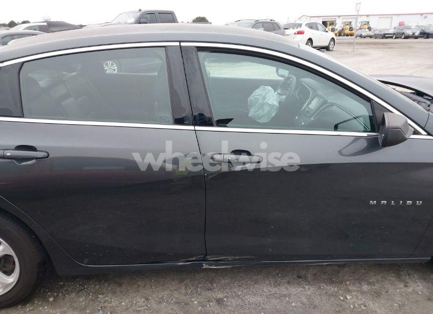 Photo 13 of 2017 Chevrolet Malibu LS (VIN 1G1ZB5ST3HF145718)