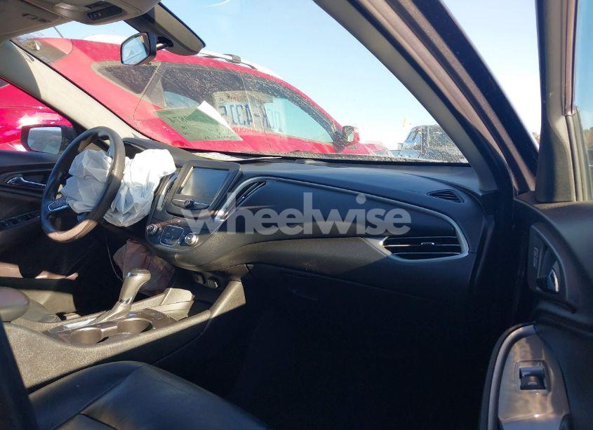 Photo 5 of 2017 Chevrolet Malibu LS (VIN 1G1ZB5ST3HF145718)