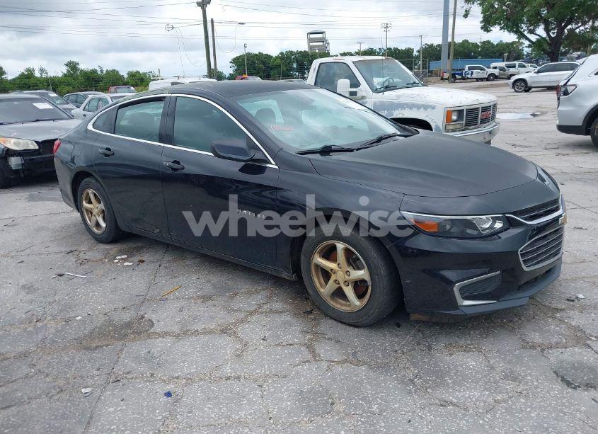 2017 Chevrolet Malibu LS (VIN 1G1ZB5ST3HF174099) main photo