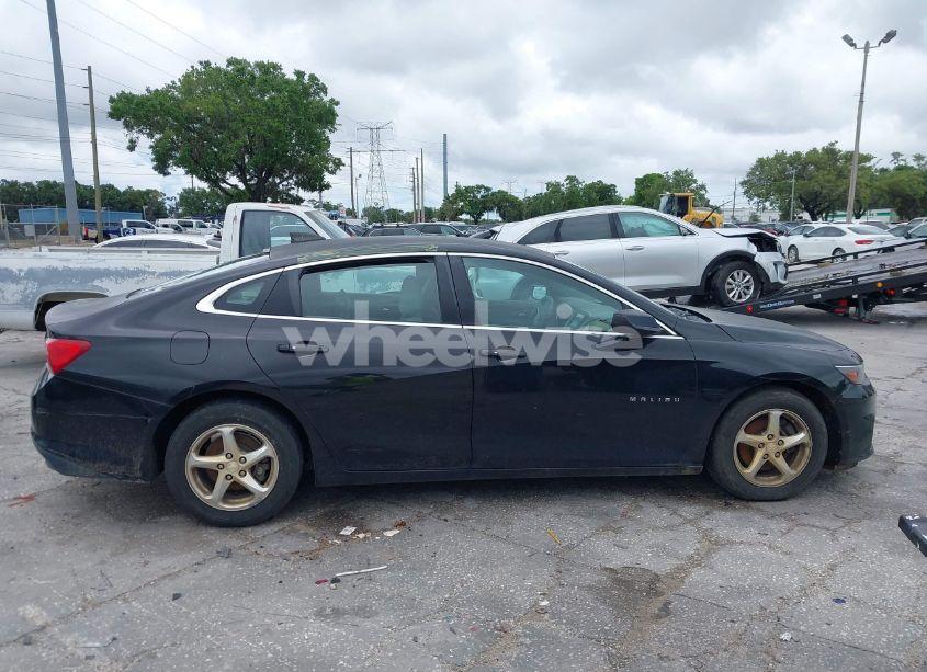 Photo 13 of 2017 Chevrolet Malibu LS (VIN 1G1ZB5ST3HF174099)