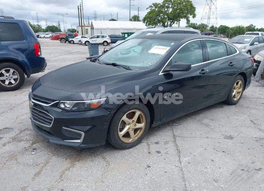 Photo 2 of 2017 Chevrolet Malibu LS (VIN 1G1ZB5ST3HF174099)