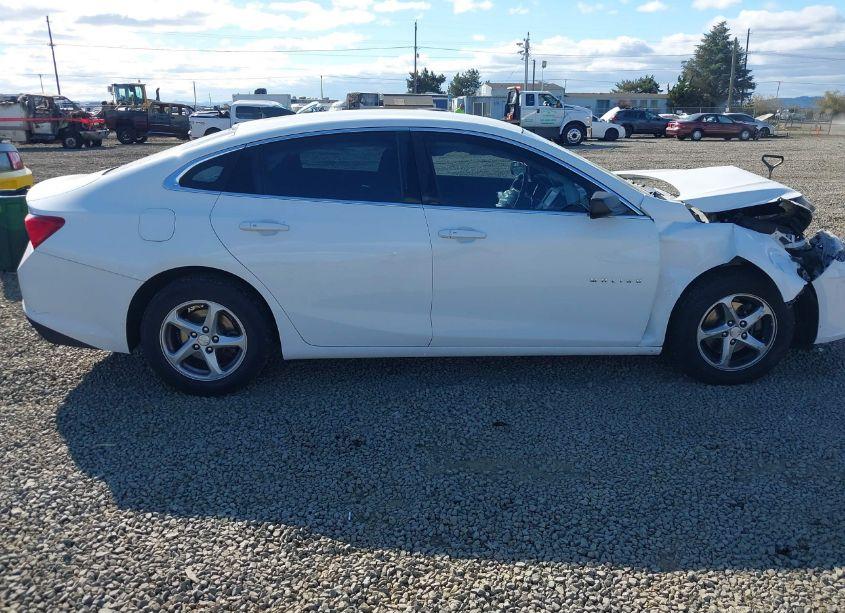 Photo 13 of 2017 Chevrolet Malibu LS (VIN 1G1ZB5ST3HF175883)