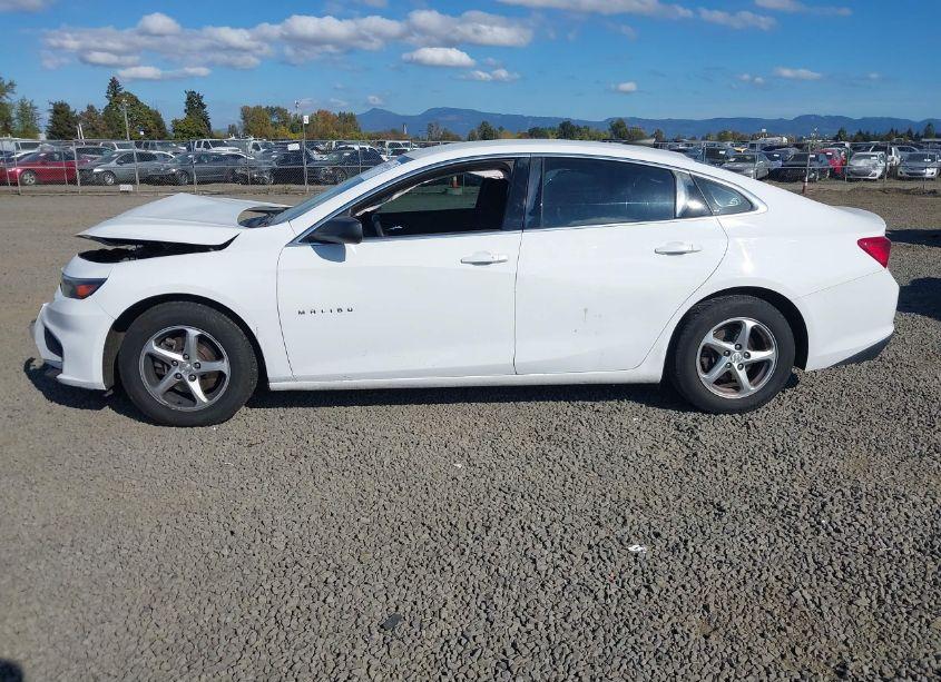 Photo 14 of 2017 Chevrolet Malibu LS (VIN 1G1ZB5ST3HF175883)
