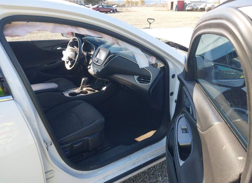 Photo 5 of 2017 Chevrolet Malibu LS (VIN 1G1ZB5ST3HF175883)