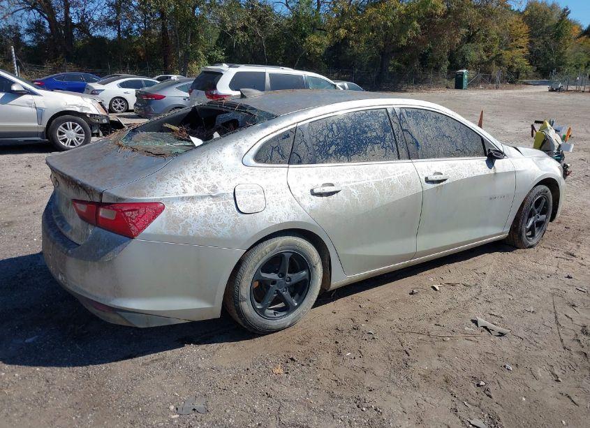 Photo 4 of 2017 Chevrolet Malibu LS (VIN 1G1ZB5ST3HF197799)